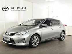 Ljusgrå Begagnad 2014 Toyota Auris Hybrid Edition Halvkombi | 108 900 kr (Bra pris)