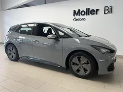 Ljusgrå (vapor grey) Begagnad 2022 Cupra Born Halvkombi | 259 900 kr (Marknadspris)