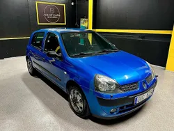 Blå Begagnad 2003 Renault Clio II Halvkombi | 24 990 kr (Lite dyr)