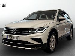 Vit (pure white) Begagnad 2021 VW Tiguan Elegance SUV | 309 900 kr (Marknadspris)