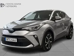 Mörkgrå Begagnad 2020 Toyota C-HR Edition SUV | 239 900 kr (Marknadspris)