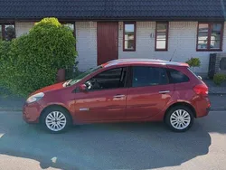 Röd Begagnad 2010 Renault Clio GrandTour Kombi | 49 000 kr (Marknadspris)