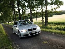 Grå Begagnad 2009 BMW 320 Comfort Edition Sedan | 82 000 kr (Marknadspris)