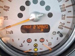 Gul Begagnad 2006 Mini ONE Halvkombi | 25 000 kr