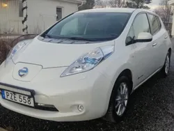Vit Begagnad 2017 Nissan Leaf Halvkombi | 95 000 kr (Marknadspris)