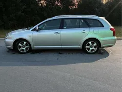 Silver Begagnad 2005 Toyota Avensis Kombi | 28 000 kr (Bra pris)