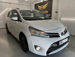 Vit Begagnad 2013 Toyota Verso Minibuss | 99 990 kr (Marknadspris)