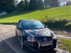 Svart Begagnad 2006 VW Golf V R Halvkombi | 110 000 kr