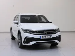 Vit Begagnad 2021 VW Tiguan Allspace R-line SUV | 389 900 kr (Lite dyr)