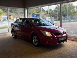 Mörkröd Begagnad 2009 Toyota Avensis Business Edition Sedan | 59 900 kr (Marknadspris)