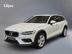 Begagnad 2022 Volvo V60 CC Kombi | 355 000 kr (Marknadspris)