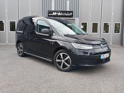 Svart Begagnad 2023 VW Caddy Black Edition Minibuss | 329 900 kr (Dyr)