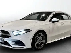 Vit (white) Begagnad 2018 Mercedes A200 AMG line Kombi | 254 900 kr (Marknadspris)