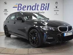 Svart Begagnad 2022 BMW 330e M Sport Kombi | 379 500 kr (Marknadspris)