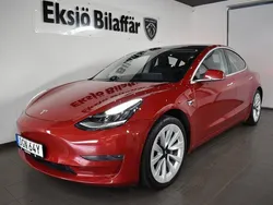 Röd Begagnad 2019 Tesla Model 3 Long Range Sedan | 279 500 kr (Marknadspris)