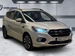 Grå Begagnad 2016 Ford Kuga ST-Line SUV | 149 900 kr (Dyr)