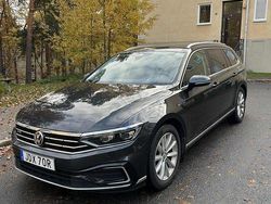 Grå Begagnad 2020 VW Passat GTE Kombi | 259 000 kr (Marknadspris)