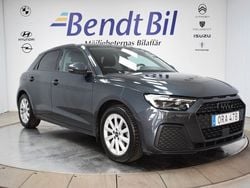 Grå Begagnad 2023 Audi A1 Sportback Proline Halvkombi | 232 800 kr (Marknadspris)