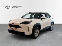 Vit Begagnad 2024 Toyota Yaris Cross Active SUV | 269 900 kr (Marknadspris)