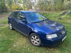 Blå Begagnad 2000 Audi A3 Halvkombi | 14 500 kr (Marknadspris)