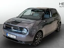 Ljusgrå (grey) Begagnad 2020 Honda e Halvkombi | 149 800 kr