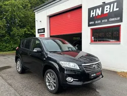 Svart Begagnad 2012 Toyota RAV4 SUV | 114 900 kr (Marknadspris)