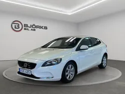 Vit Begagnad 2016 Volvo V40 Kinetic Kombi | 114 500 kr (Marknadspris)