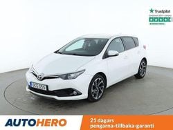 Vit Begagnad 2016 Toyota Auris Active Halvkombi | 125 000 kr (Marknadspris)