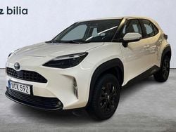 Flerfärgad Begagnad 2022 Toyota Yaris Cross Active SUV | 239 900 kr (Marknadspris)