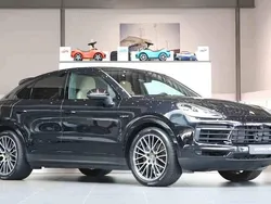 Svart Begagnad 2022 Porsche Cayenne SUV | 749 000 kr