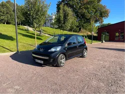 Svart Begagnad 2010 Peugeot 107 Halvkombi | 44 900 kr