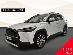 Vit Begagnad 2024 Toyota Corolla Cross Style SUV | 409 900 kr (Marknadspris)