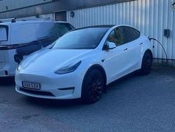Perlemo white Begagnad 2024 Tesla Model Y Performance SUV | 499 000 kr (Lite dyr)