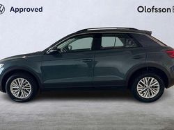 Mörkblå Begagnad 2022 VW T-Roc Life SUV | 269 000 kr (Marknadspris)