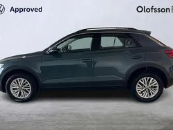Mörkblå Begagnad 2022 VW T-Roc Life SUV | 269 000 kr (Marknadspris)