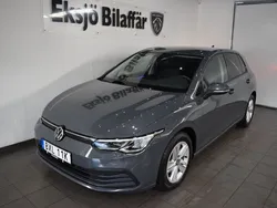 Grå Begagnad 2022 VW Golf VIII Active Halvkombi | 279 500 kr (Marknadspris)