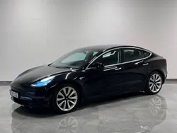 Svart Begagnad 2019 Tesla Model 3 Long Range Sedan | 234 900 kr (Marknadspris)