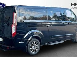Svart (black) Begagnad 2023 Ford Tourneo Van | 449 900 kr (Bra pris)