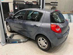 Blå Begagnad 2006 Renault Clio II Halvkombi | 25 000 kr (Marknadspris)