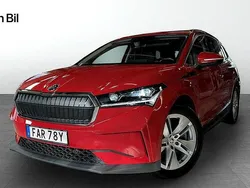 Röd Begagnad 2022 Skoda Enyaq iV SUV | 399 900 kr (Marknadspris)
