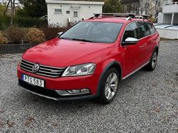 Röd Begagnad 2015 VW Passat Alltrack Kombi | 134 000 kr (Superpris)