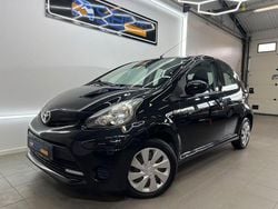 Svart Begagnad 2013 Toyota Aygo Halvkombi | 59 900 kr (Marknadspris)