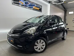 Svart Begagnad 2013 Toyota Aygo Halvkombi | 59 900 kr (Marknadspris)