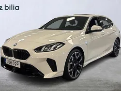 Vit Begagnad 2024 BMW 120 M Sport Halvkombi | 389 000 kr