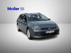 Grå (dolphin grey metallic) Begagnad 2024 VW Golf VIII Kombi | 329 000 kr (Marknadspris)