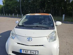 Vit Begagnad 2009 Toyota iQ Halvkombi | 19 000 kr (Bra pris)