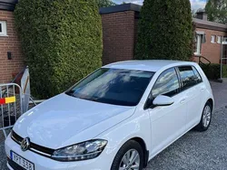 Vit Begagnad 2018 VW Golf VII S Halvkombi | 99 000 kr (Marknadspris)