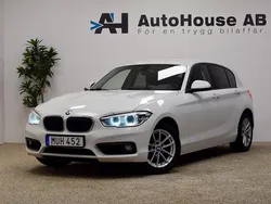 Vit Begagnad 2015 BMW 118 Advantage Halvkombi | 129 000 kr (Marknadspris)