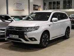 Vit Begagnad 2015 Mitsubishi Outlander P-HEV SUV | 174 800 kr (Marknadspris)