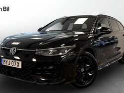 Svart Begagnad 2025 VW Passat R-line Kombi | 499 900 kr